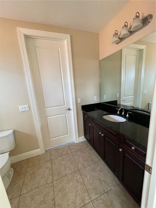 Upstairs connecting bathroom