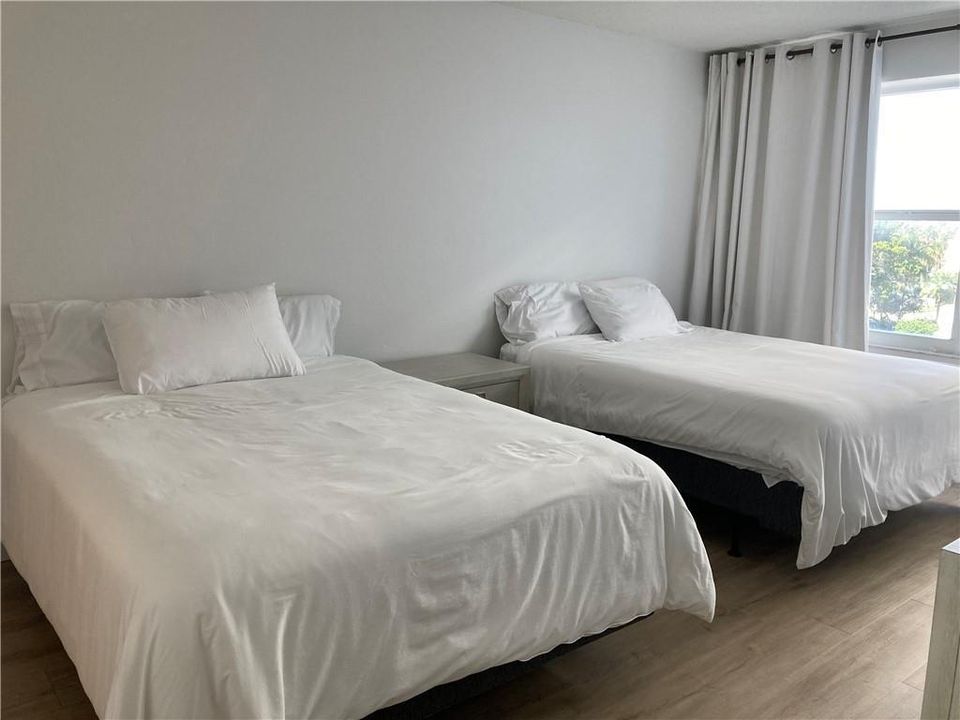 Master Bedroom=2 Queen Beds