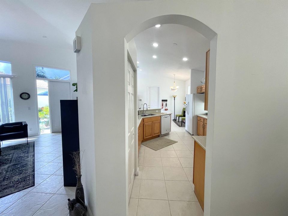 entry to kitchen