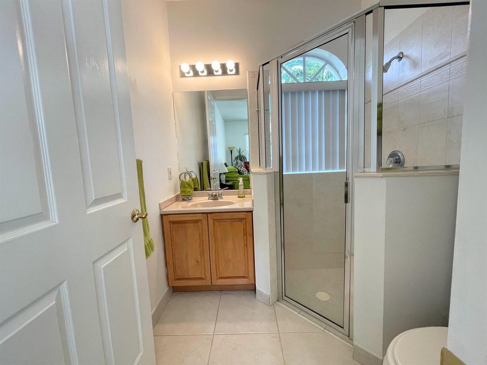 Courtyard House bathroom
