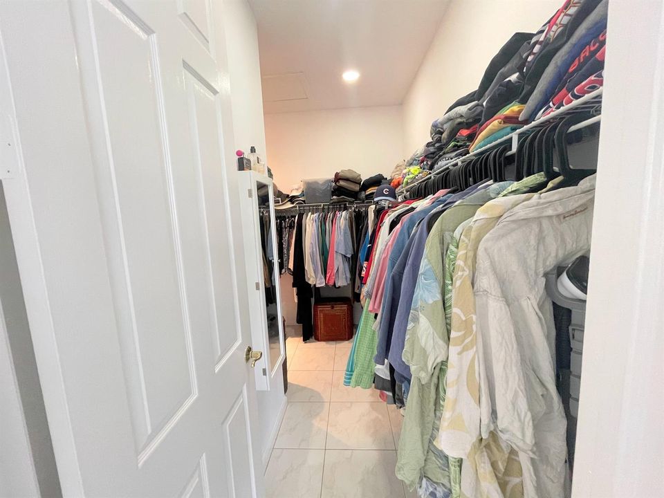 Huge Master walk-in Closet