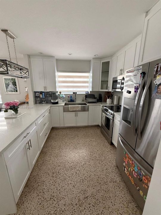 For Rent: $3,400 (3 beds, 2 baths, 2655 Square Feet)