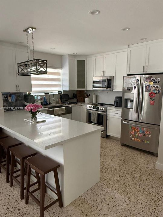 For Rent: $3,400 (3 beds, 2 baths, 2655 Square Feet)
