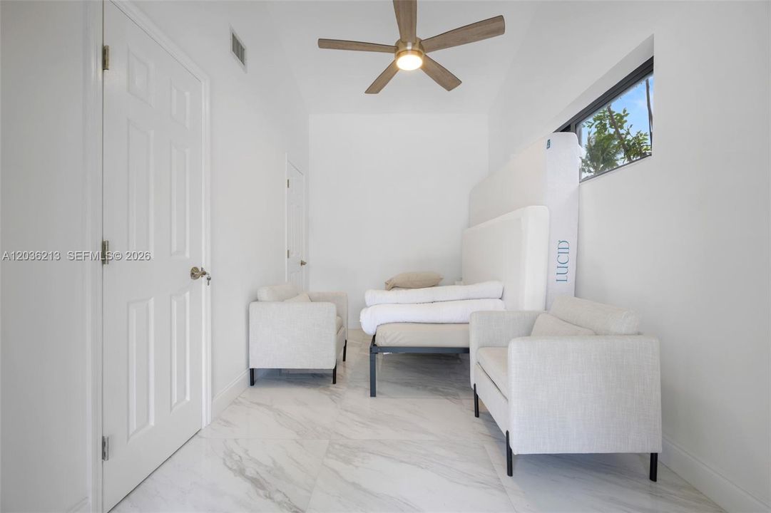 For Rent: $9,750 (4 beds, 3 baths, 2052 Square Feet)