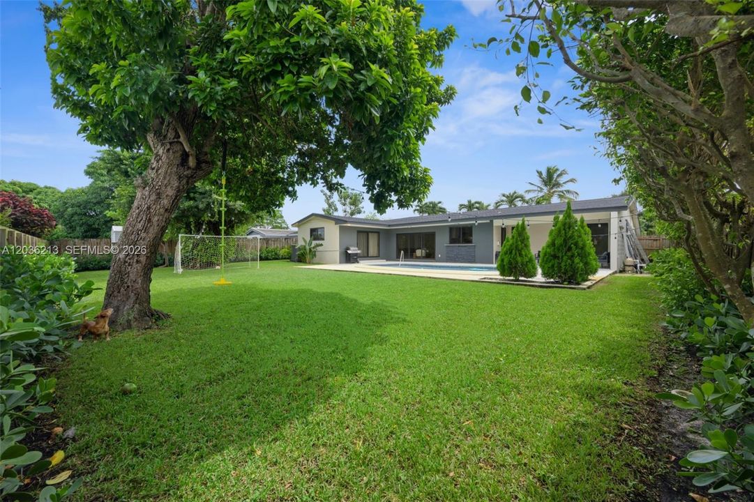 For Rent: $9,750 (4 beds, 3 baths, 2052 Square Feet)