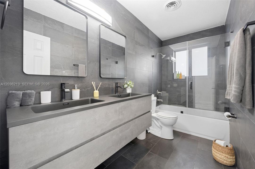 For Rent: $9,750 (4 beds, 3 baths, 2052 Square Feet)