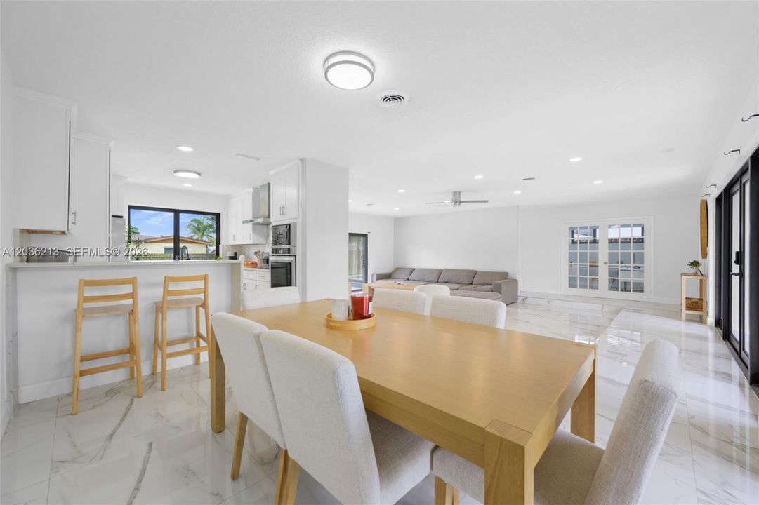 For Rent: $9,750 (4 beds, 3 baths, 2052 Square Feet)