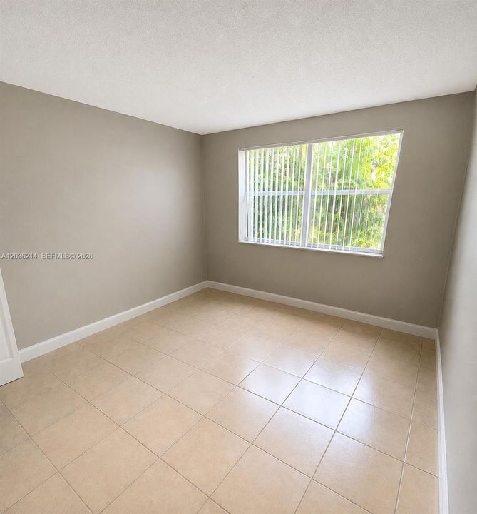 For Sale: $250,000 (2 beds, 2 baths, 984 Square Feet)