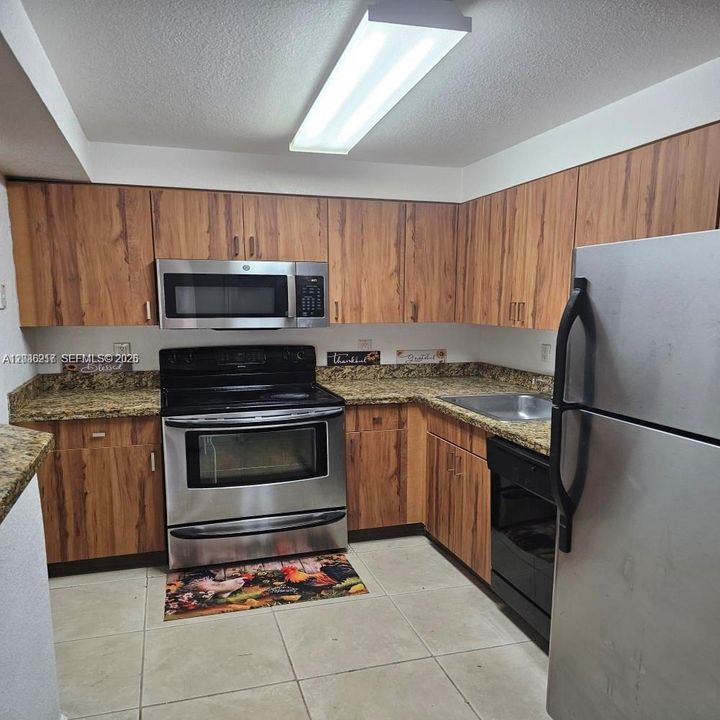 В аренду: $1,900 (1 спален, 1 ванн, 810 Квадратных фут)