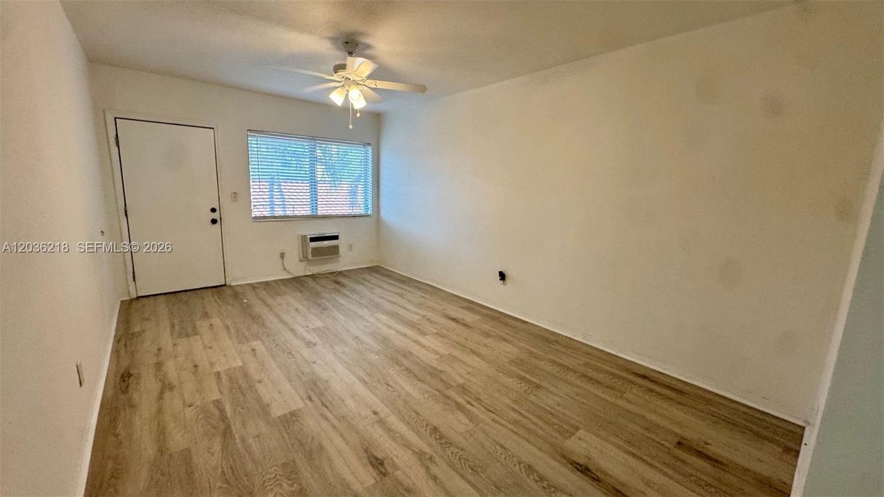 В аренду: $1,600 (0 спален, 1 ванн, 450 Квадратных фут)