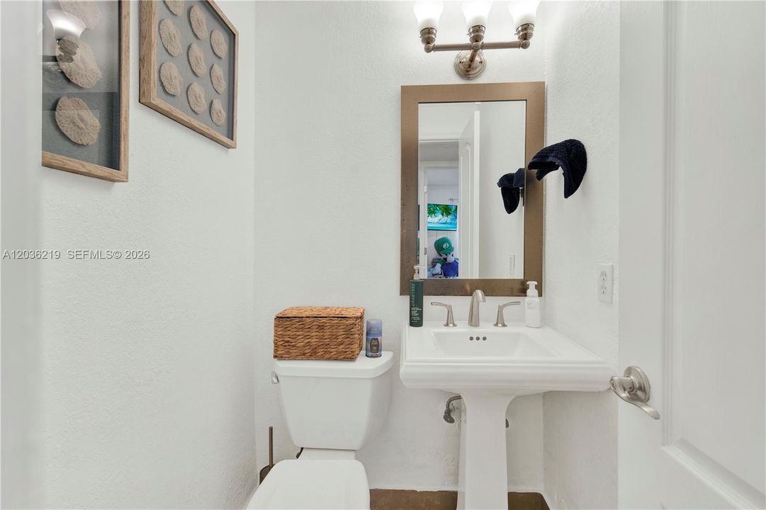 For Sale: $525,000 (2 beds, 1 baths, 1020 Square Feet)