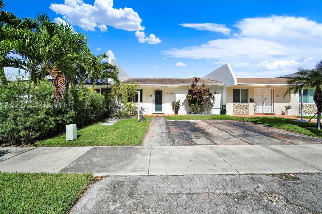 For Sale: $525,000 (2 beds, 1 baths, 1020 Square Feet)