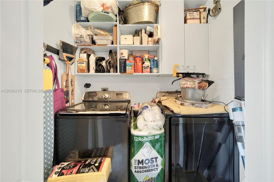 For Sale: $525,000 (2 beds, 1 baths, 1020 Square Feet)
