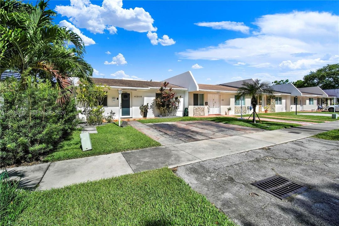 For Sale: $525,000 (2 beds, 1 baths, 1020 Square Feet)