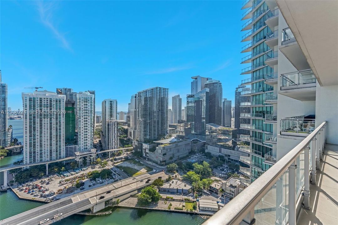 For Sale: $629,000 (2 beds, 2 baths, 1118 Square Feet)