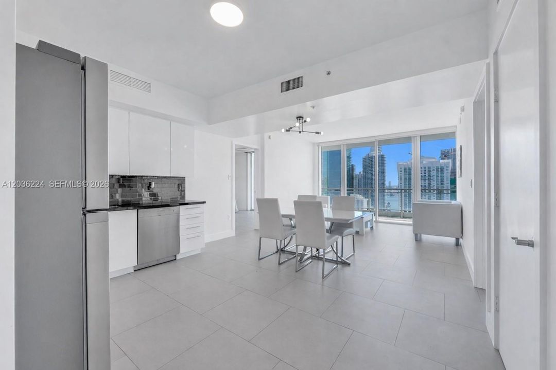 For Sale: $629,000 (2 beds, 2 baths, 1118 Square Feet)