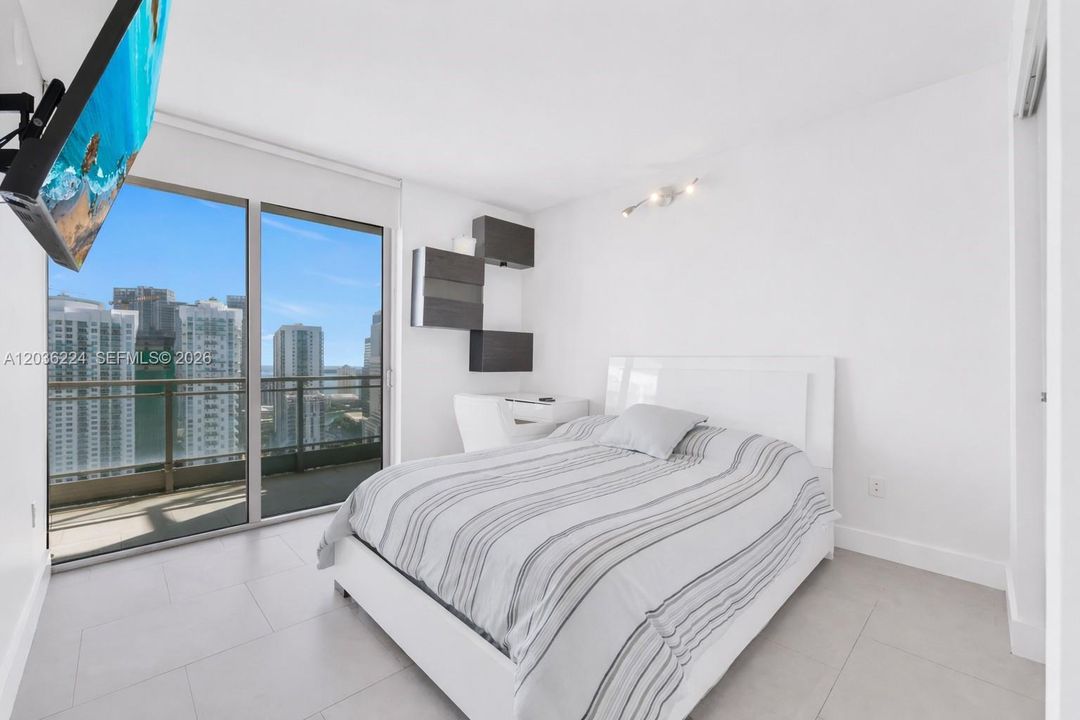 For Sale: $629,000 (2 beds, 2 baths, 1118 Square Feet)