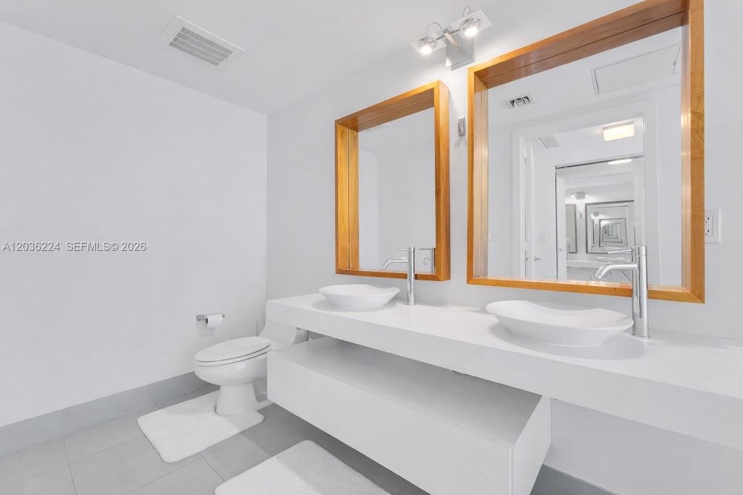 For Sale: $629,000 (2 beds, 2 baths, 1118 Square Feet)