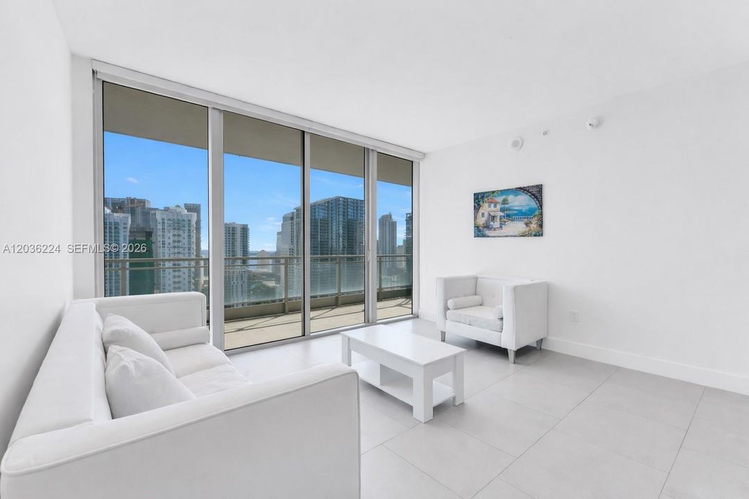 For Sale: $629,000 (2 beds, 2 baths, 1118 Square Feet)