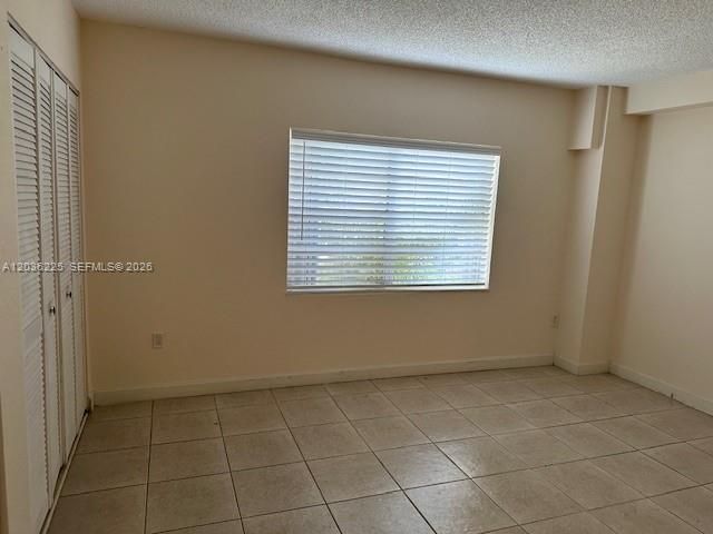 For Rent: $2,300 (2 beds, 1 baths, 850 Square Feet)