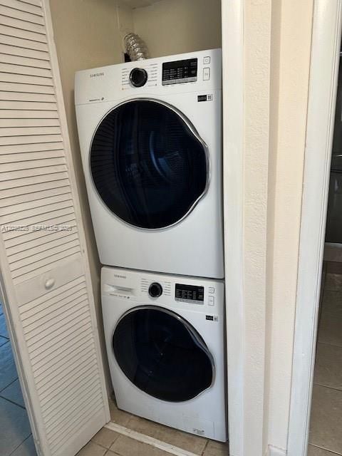 For Rent: $2,300 (2 beds, 1 baths, 850 Square Feet)