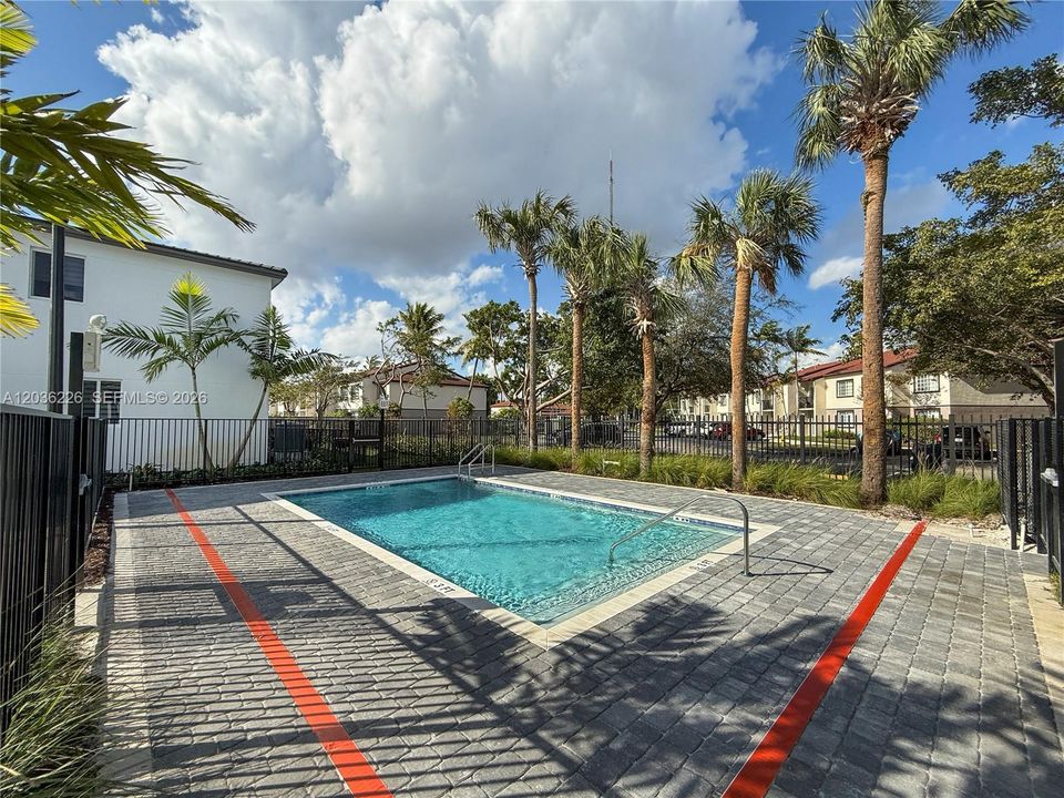 В аренду: $3,400 (3 спален, 2 ванн, 1331 Квадратных фут)