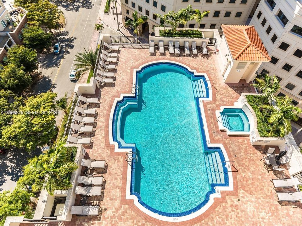 В аренду: $3,450 (2 спален, 2 ванн, 1089 Квадратных фут)