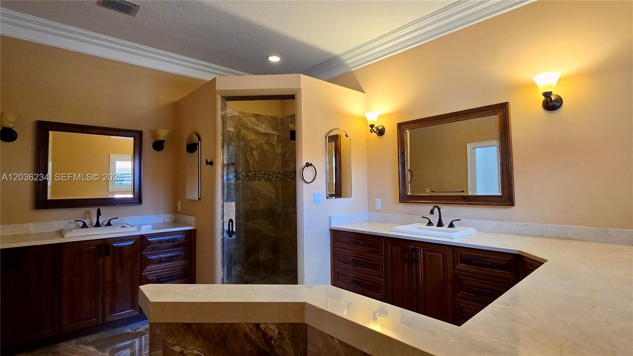 For Sale: $3,000,000 (4 beds, 4 baths, 5468 Square Feet)