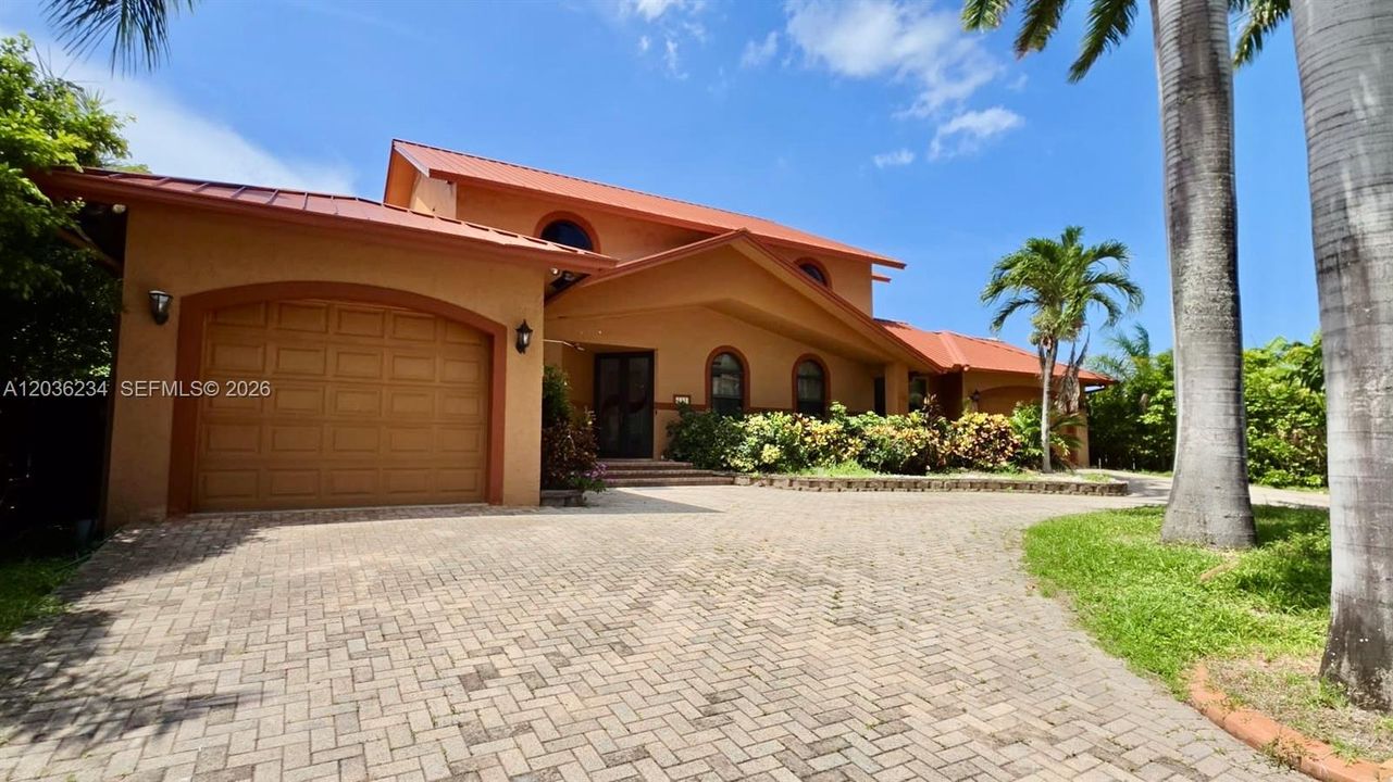 For Sale: $3,000,000 (4 beds, 4 baths, 5468 Square Feet)