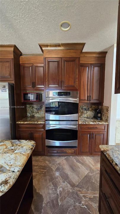 For Sale: $3,000,000 (4 beds, 4 baths, 5468 Square Feet)