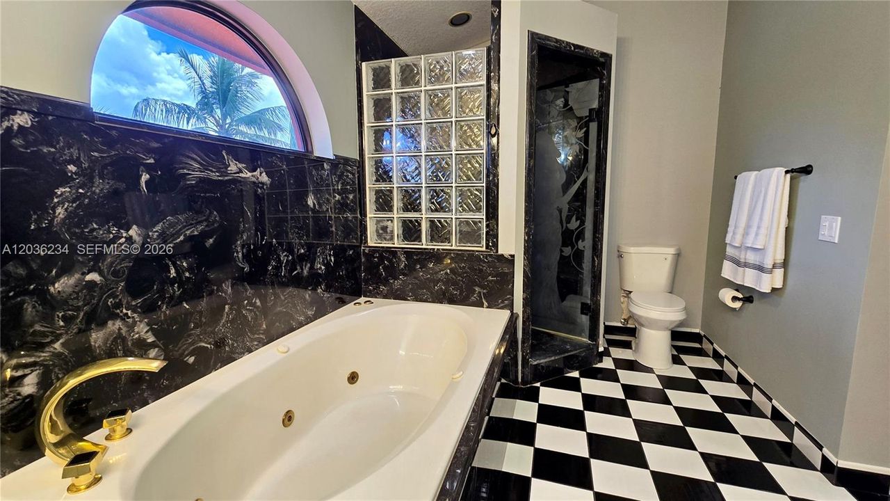 For Sale: $3,000,000 (4 beds, 4 baths, 5468 Square Feet)
