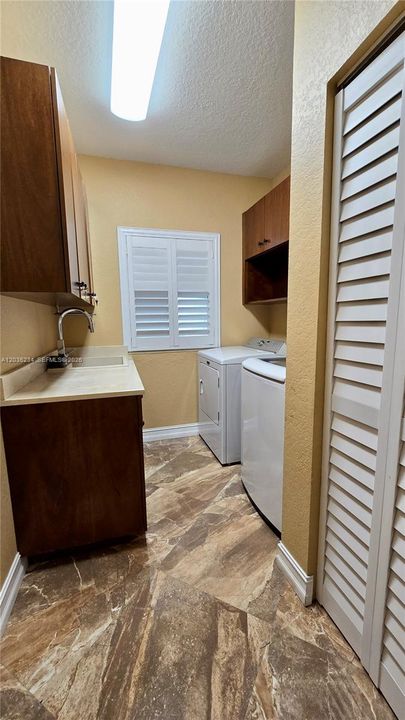 For Sale: $3,000,000 (4 beds, 4 baths, 5468 Square Feet)