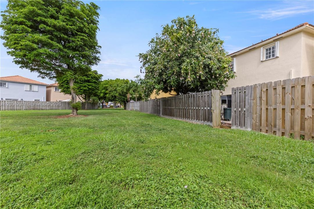 For Sale: $499,999 (3 beds, 3 baths, 1440 Square Feet)