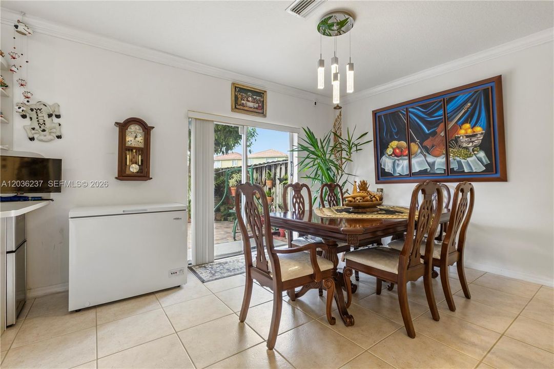For Sale: $499,999 (3 beds, 3 baths, 1440 Square Feet)