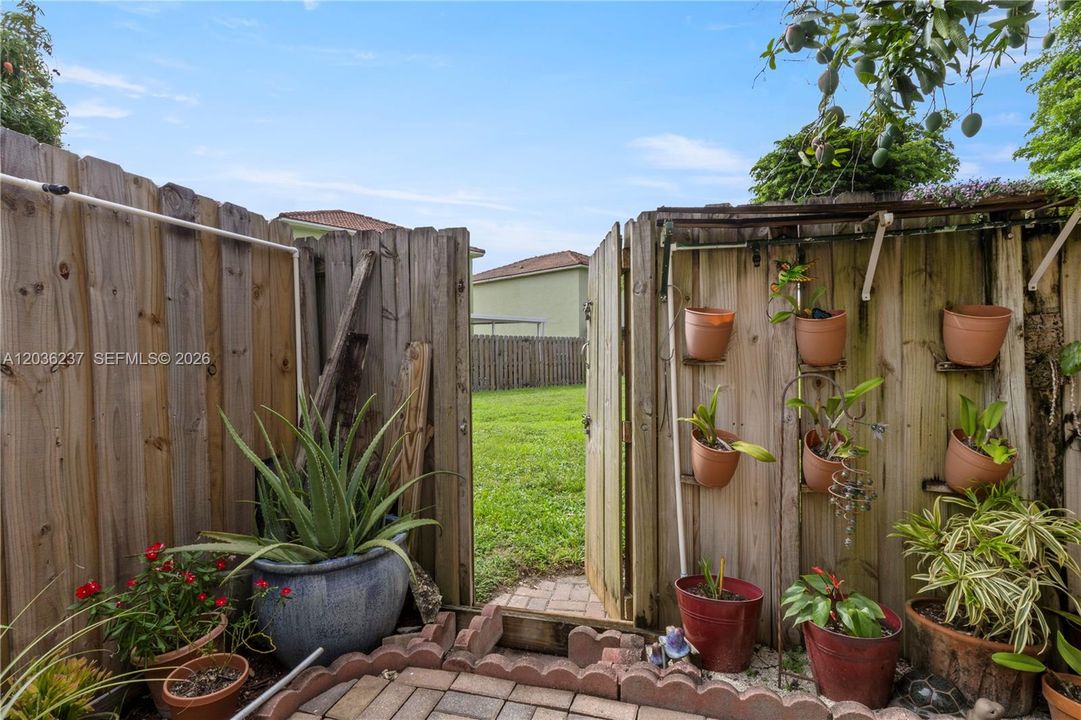 For Sale: $499,999 (3 beds, 3 baths, 1440 Square Feet)