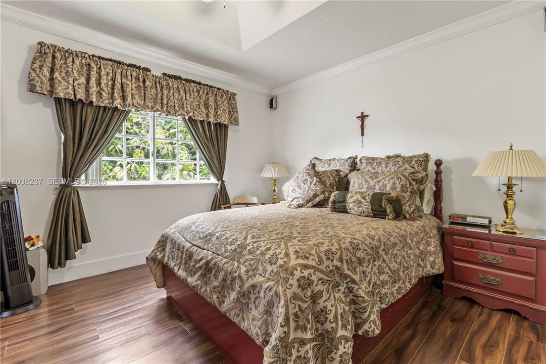 For Sale: $499,999 (3 beds, 3 baths, 1440 Square Feet)