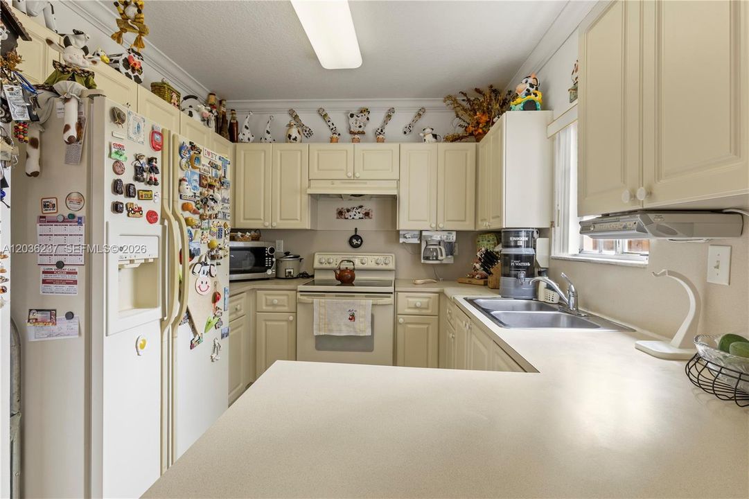 For Sale: $499,999 (3 beds, 3 baths, 1440 Square Feet)