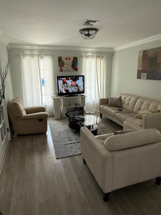 LIVING ROOM 1