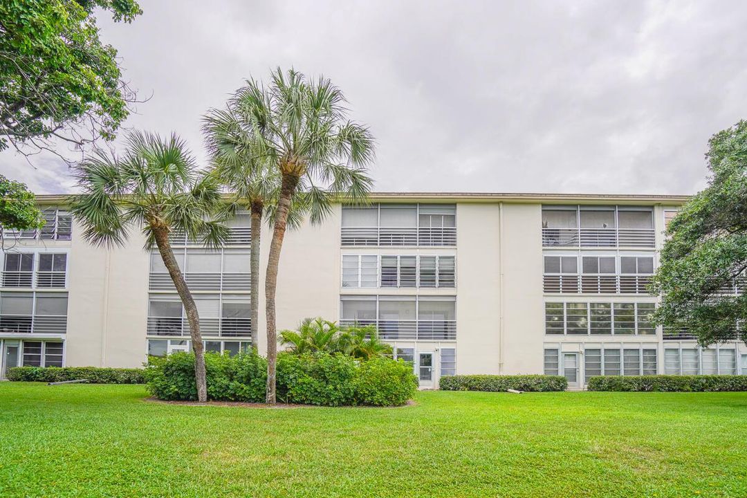4401 Martinique CT Apt D-2-31