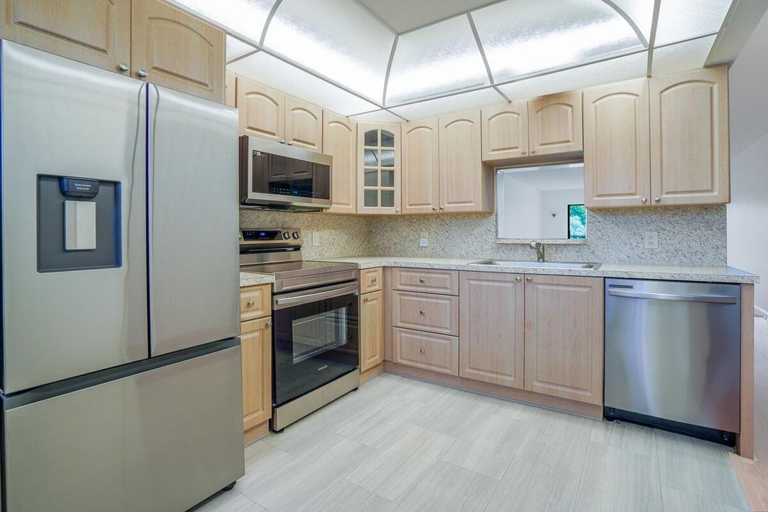 4401 Martinique CT Apt D-2-9