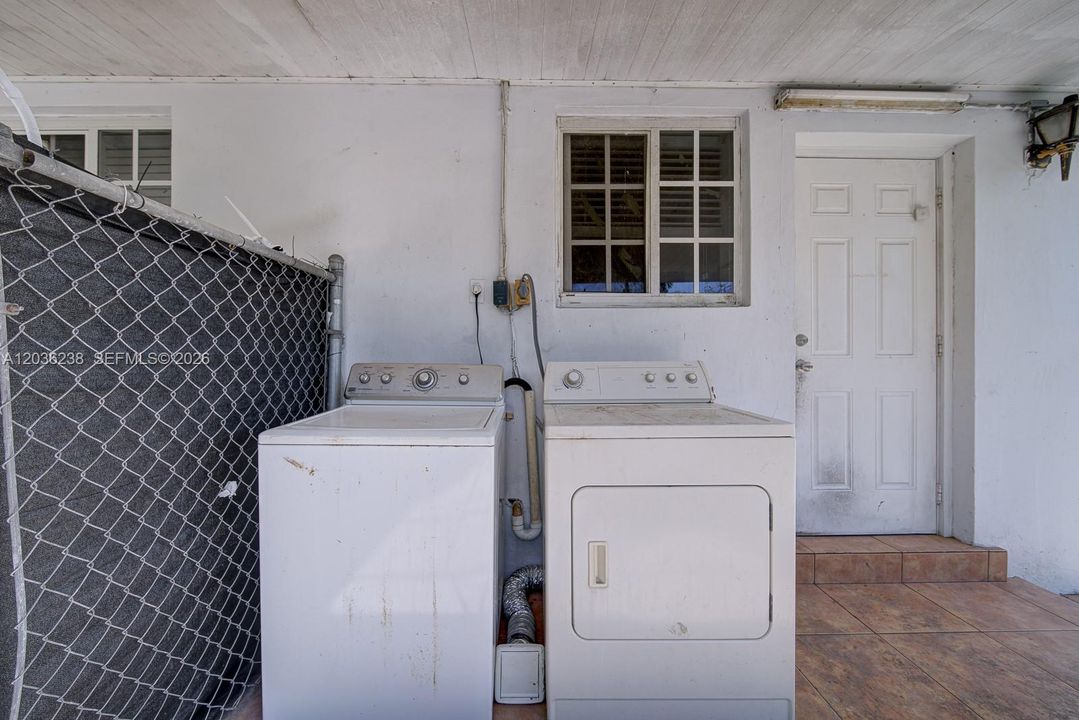 For Sale: $800,000 (0 beds, 0 baths, 1688 Square Feet)