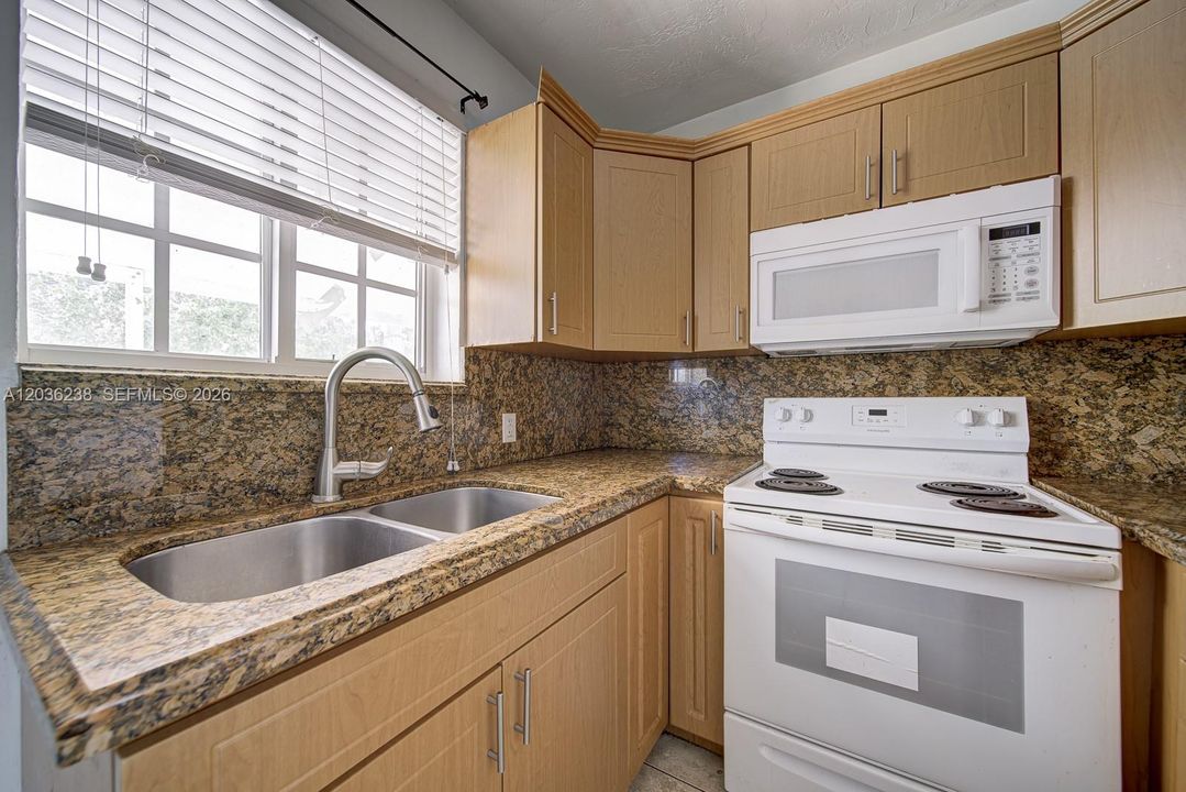 For Sale: $800,000 (0 beds, 0 baths, 1688 Square Feet)