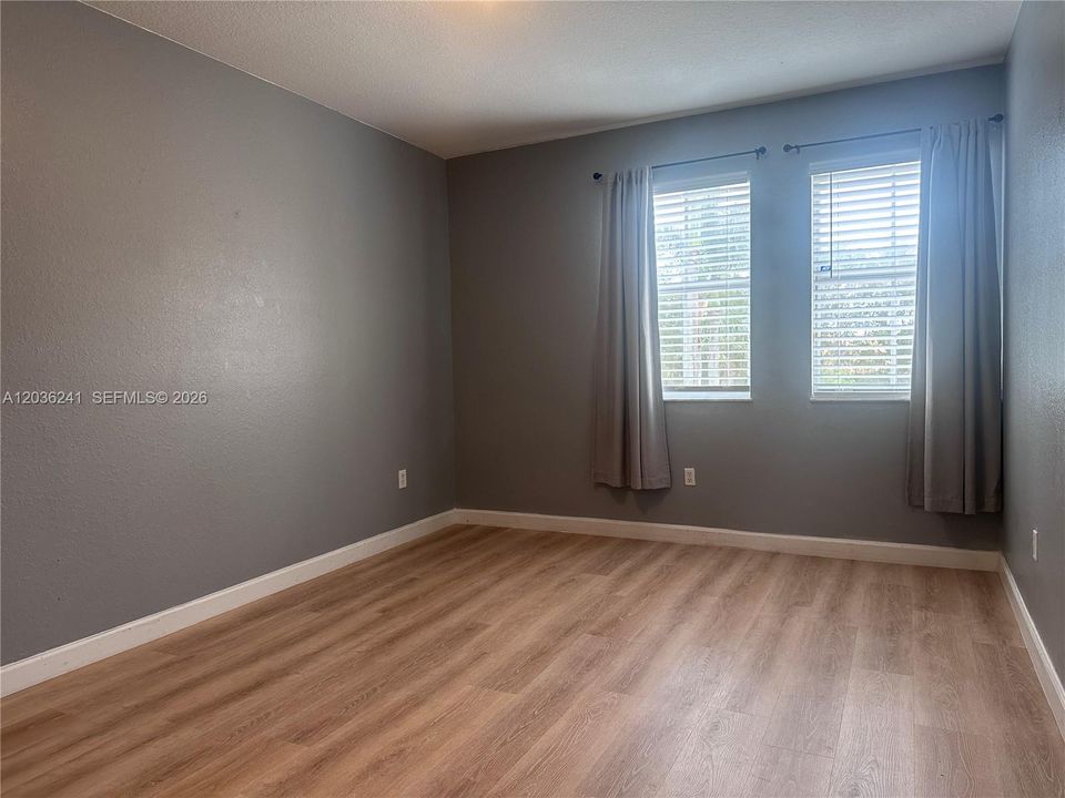В аренду: $3,000 (3 спален, 2 ванн, 1340 Квадратных фут)