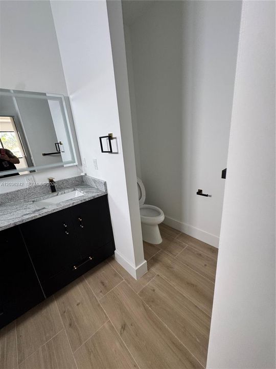 For Sale: $425,000 (5 beds, 3 baths, 2200 Square Feet)