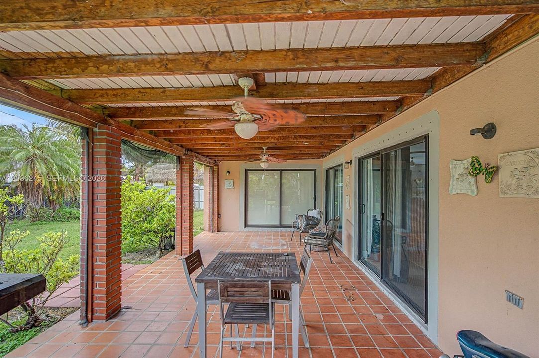 En Venta: $775,000 (3 camas, 2 baños, 1666 Pies cuadrados)