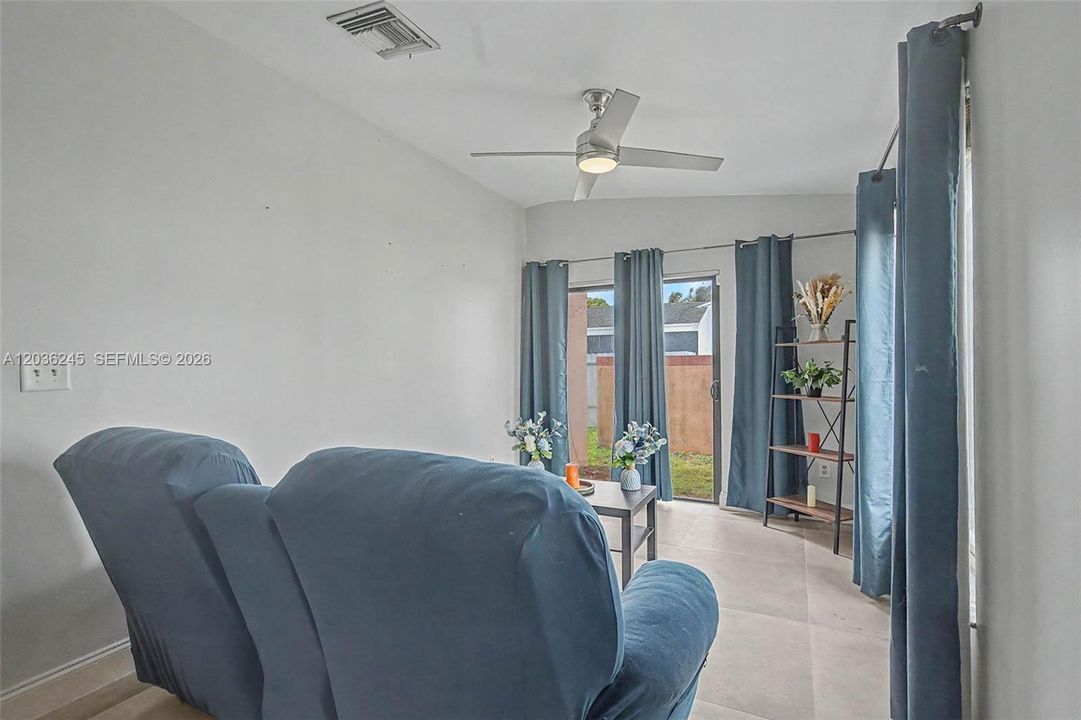 En Venta: $775,000 (3 camas, 2 baños, 1666 Pies cuadrados)