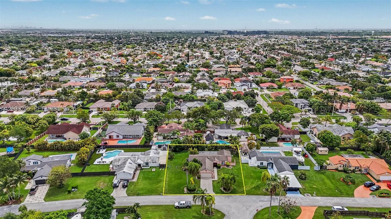 En Venta: $775,000 (3 camas, 2 baños, 1666 Pies cuadrados)