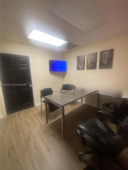 В аренду: $2,550 (0 спален, 0 ванн, 0 Квадратных фут)