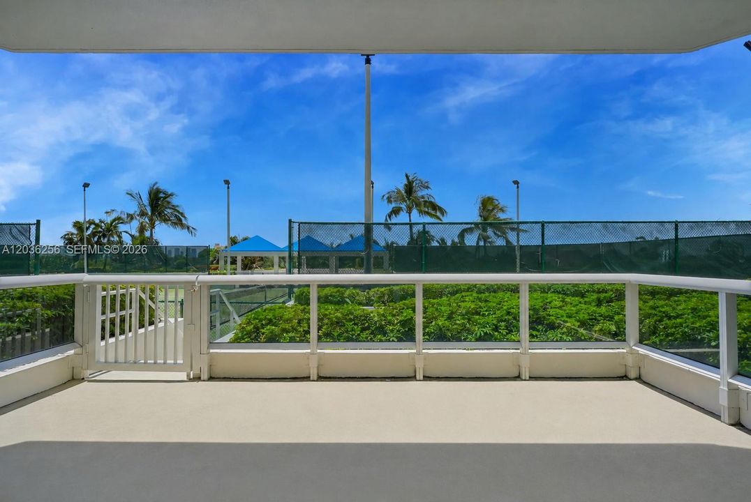 For Sale: $1,096,500 (1 beds, 2 baths, 1100 Square Feet)