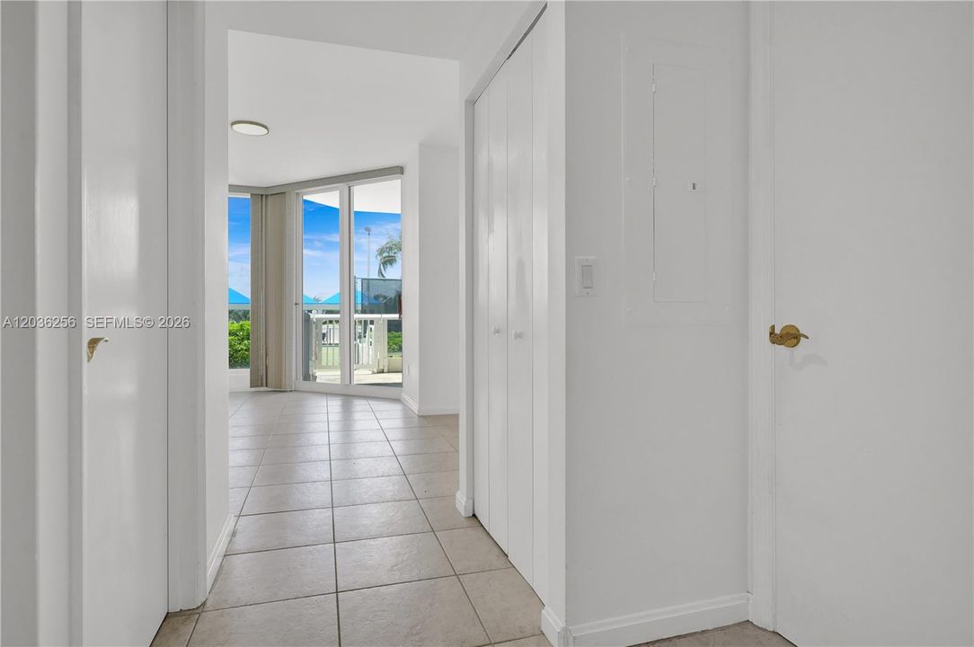 For Sale: $1,096,500 (1 beds, 2 baths, 1100 Square Feet)